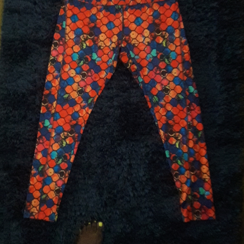 Multi-colored honeycomb print leggings
